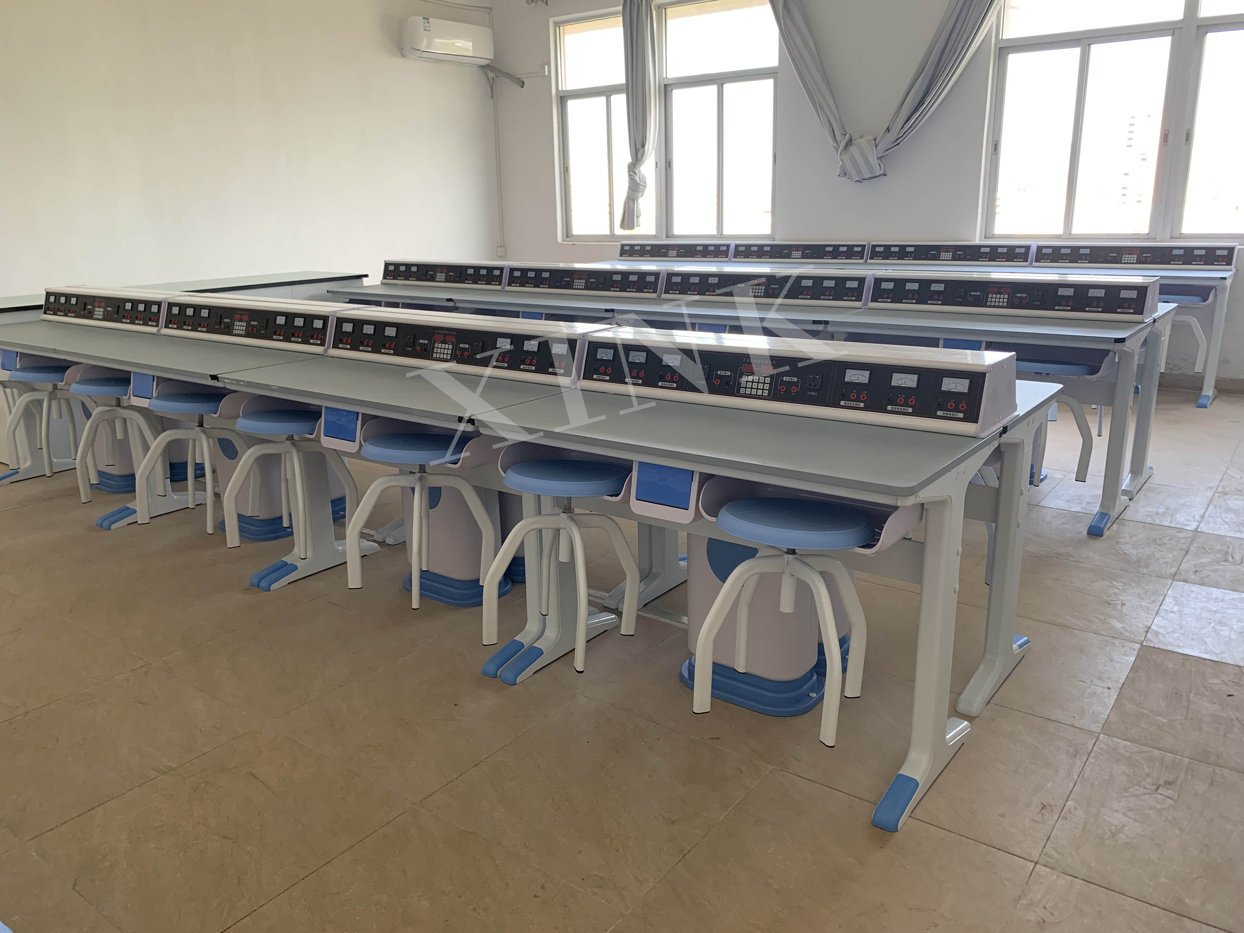 電學<a href='http://www.wlsfjx.cn/' target='1' style='font-size:14px; font-weight:bold; color:#0080ff;'>物理實驗室</a>