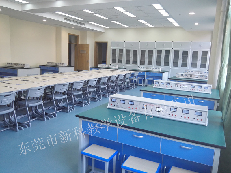 <a href='http://www.wlsfjx.cn/' target='1' style='font-size:14px; font-weight:bold; color:#0080ff;'>物理實驗室</a>教室