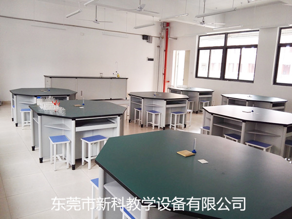 <a href='http://www.wlsfjx.cn/' target='1' style='font-size:14px; font-weight:bold; color:#0080ff;'>物理實驗室</a>設備