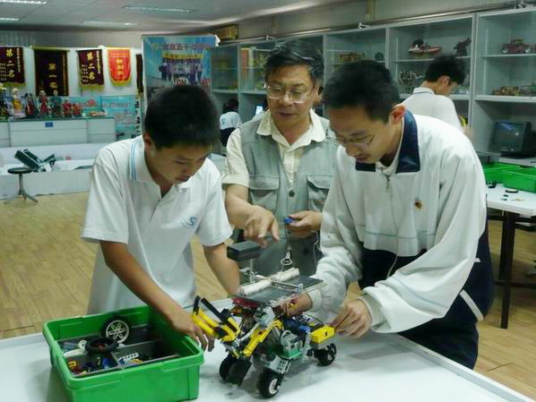 <a href='http://www.wlsfjx.cn/chanpin/60-1.html' target='1' style='font-size:18px; font-weight:bold; color:#000000;'>機器人功能室</a>