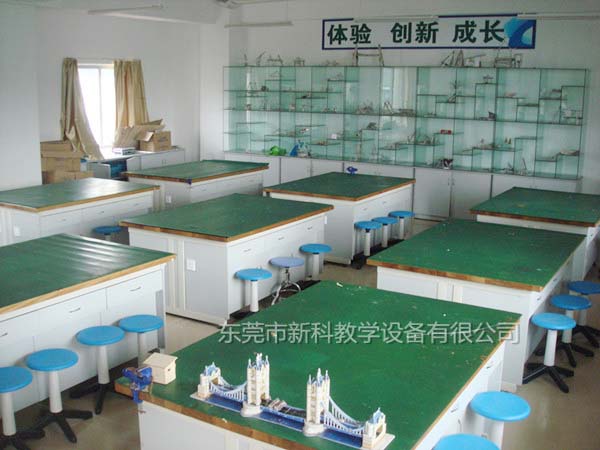 <a href='http://www.wlsfjx.cn/chanpinyiji/37-1.html' target='1' style='font-size:18px; font-weight:bold; color:#ff0000;'>通用技術實驗室設備</a>