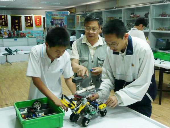 <a href='http://www.wlsfjx.cn/chanpin/60-1.html' target='1' style='font-size:18px; font-weight:bold; color:#000000;'>機器人功能室</a>5